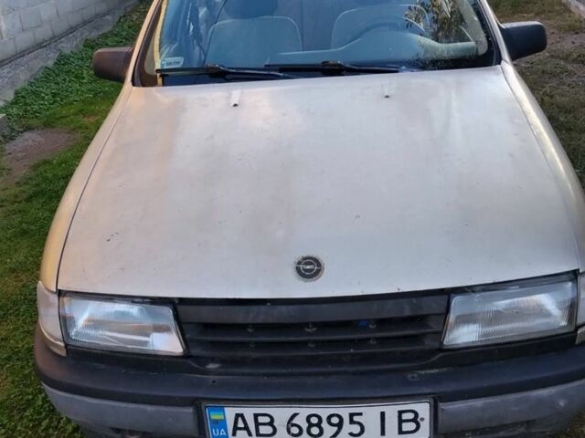 Бежевий Опель Вектра, об'ємом двигуна 2 л та пробігом 250 тис. км за 671 $, фото 1 на Automoto.ua