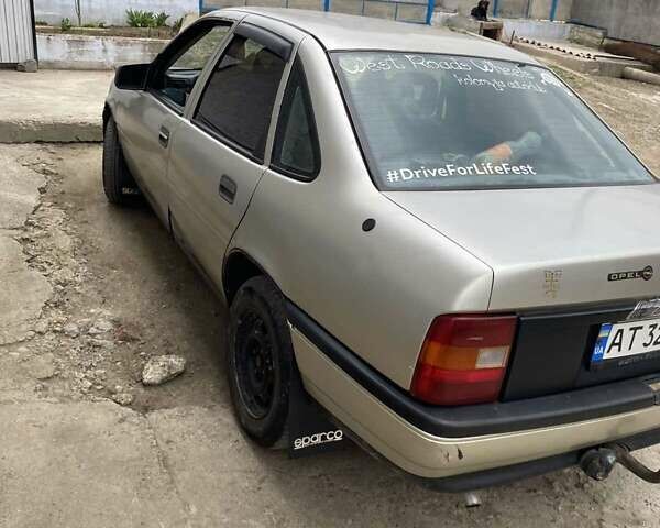 Бежевий Опель Вектра, об'ємом двигуна 2 л та пробігом 470 тис. км за 999 $, фото 1 на Automoto.ua