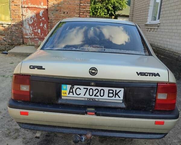 Бежевий Опель Вектра, об'ємом двигуна 2 л та пробігом 245 тис. км за 1450 $, фото 1 на Automoto.ua