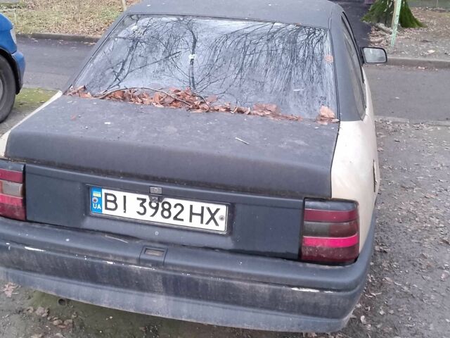 Бежевый Опель Вектра, объемом двигателя 1.6 л и пробегом 300 тыс. км за 693 $, фото 1 на Automoto.ua