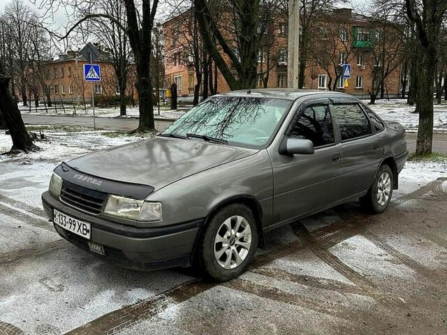 Бежевий Опель Вектра, об'ємом двигуна 1.6 л та пробігом 300 тис. км за 1600 $, фото 1 на Automoto.ua