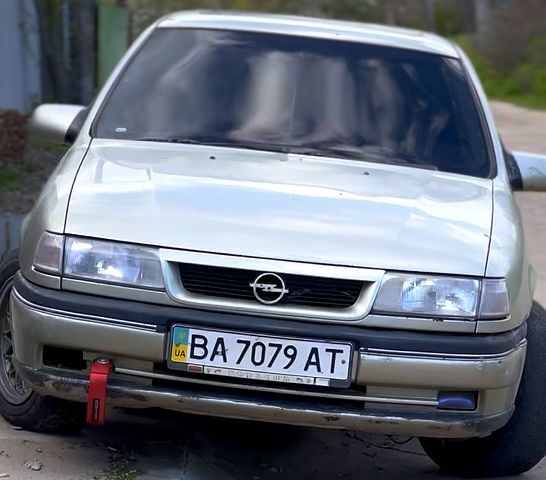 Бежевый Опель Вектра, объемом двигателя 2.5 л и пробегом 477 тыс. км за 1300 $, фото 1 на Automoto.ua