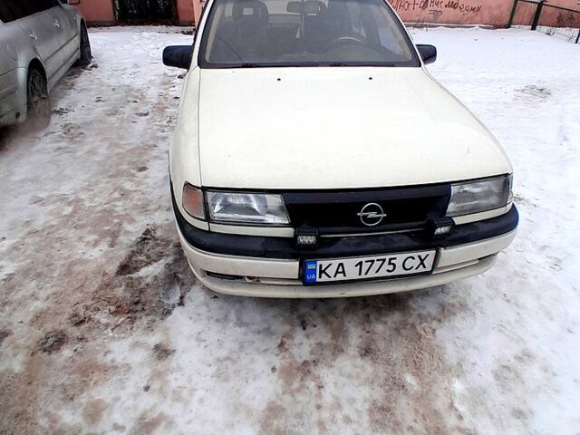 Бежевый Опель Вектра, объемом двигателя 1.7 л и пробегом 0 тыс. км за 1700 $, фото 1 на Automoto.ua