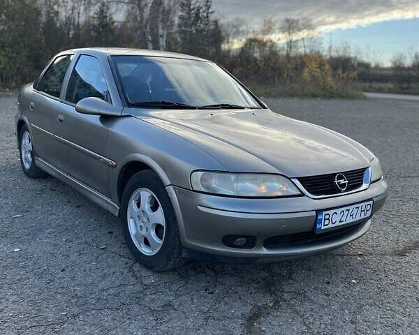 Бежевый Опель Вектра, объемом двигателя 1.8 л и пробегом 419 тыс. км за 2600 $, фото 1 на Automoto.ua