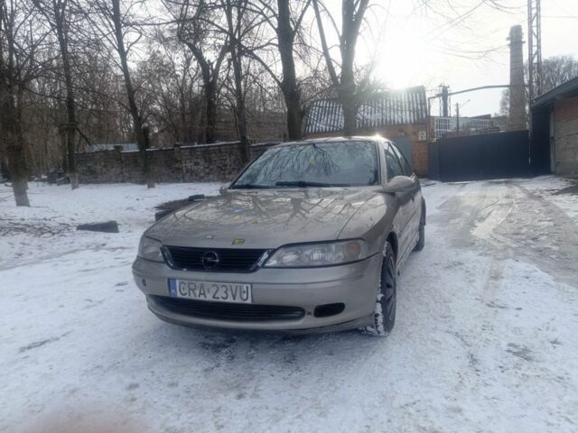 Бежевый Опель Вектра, объемом двигателя 0 л и пробегом 180 тыс. км за 1400 $, фото 1 на Automoto.ua