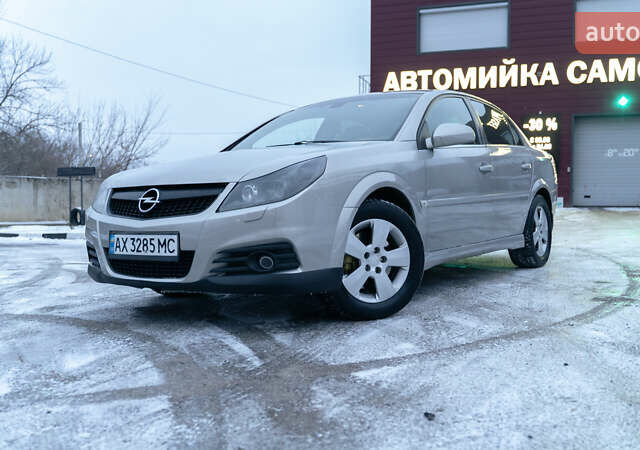 Бежевый Опель Вектра, объемом двигателя 2.8 л и пробегом 300 тыс. км за 4600 $, фото 1 на Automoto.ua