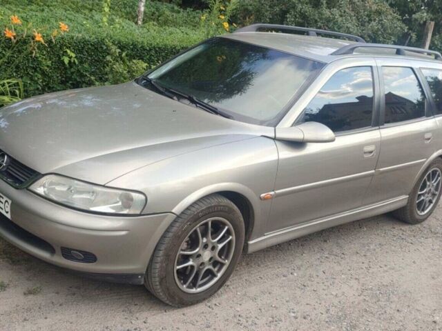 Бежевий Опель Вектра, об'ємом двигуна 2.5 л та пробігом 221 тис. км за 4500 $, фото 1 на Automoto.ua