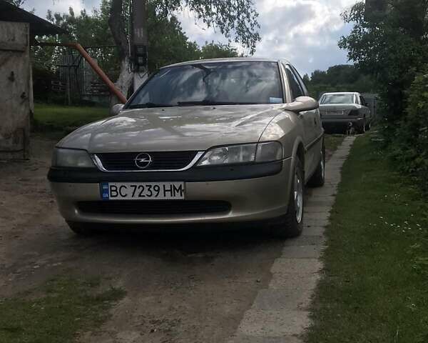 Бежевый Опель Вектра, объемом двигателя 1.6 л и пробегом 280 тыс. км за 2800 $, фото 1 на Automoto.ua