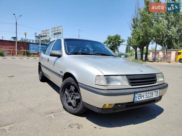 Бежевый Опель Вектра, объемом двигателя 2 л и пробегом 204 тыс. км за 2200 $, фото 1 на Automoto.ua