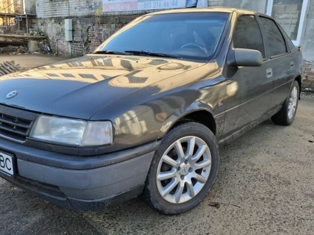 Черный Опель Вектра, объемом двигателя 2 л и пробегом 320 тыс. км за 1700 $, фото 1 на Automoto.ua