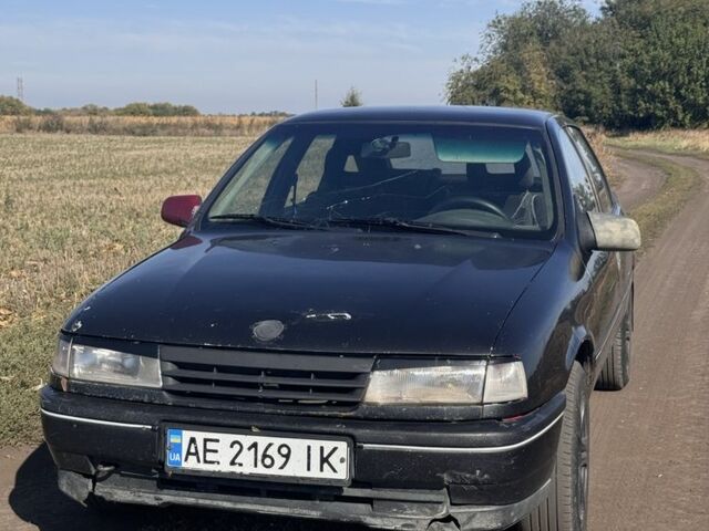 Черный Опель Вектра, объемом двигателя 2 л и пробегом 3 тыс. км за 950 $, фото 1 на Automoto.ua