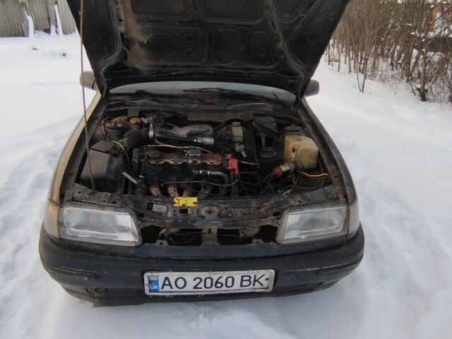 Черный Опель Вектра, объемом двигателя 2 л и пробегом 2 тыс. км за 349 $, фото 1 на Automoto.ua