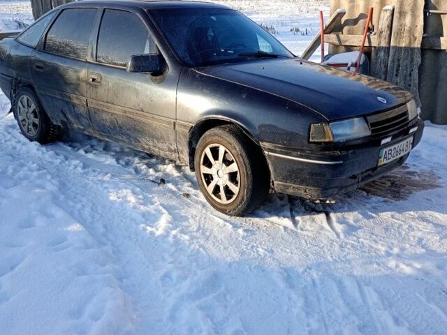 Черный Опель Вектра, объемом двигателя 2 л и пробегом 300 тыс. км за 700 $, фото 1 на Automoto.ua