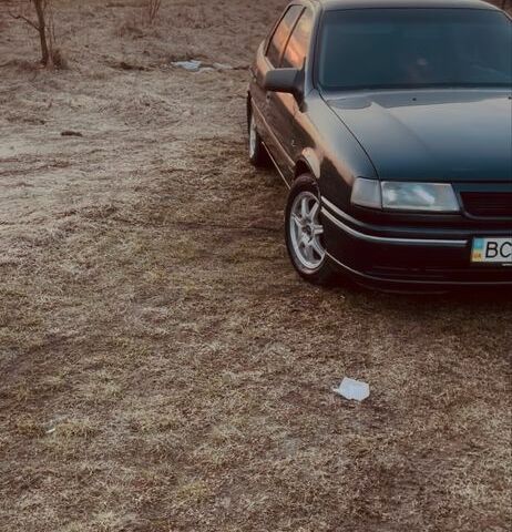 Черный Опель Вектра, объемом двигателя 1.7 л и пробегом 350 тыс. км за 1750 $, фото 1 на Automoto.ua