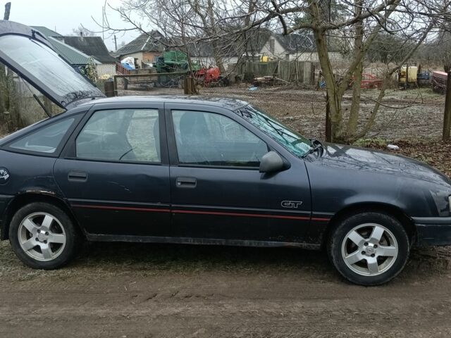 Черный Опель Вектра, объемом двигателя 2 л и пробегом 300 тыс. км за 1300 $, фото 1 на Automoto.ua