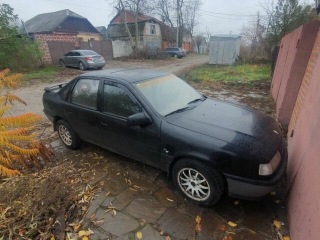 Черный Опель Вектра, объемом двигателя 2 л и пробегом 150 тыс. км за 700 $, фото 1 на Automoto.ua