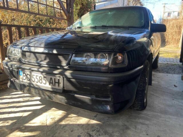 Черный Опель Вектра, объемом двигателя 1.6 л и пробегом 450 тыс. км за 1383 $, фото 1 на Automoto.ua