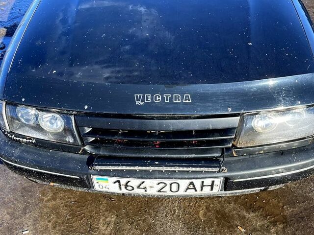 Черный Опель Вектра, объемом двигателя 2 л и пробегом 300 тыс. км за 1250 $, фото 1 на Automoto.ua