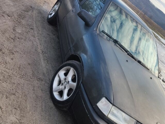 Чорний Опель Вектра, об'ємом двигуна 1.6 л та пробігом 330 тис. км за 1100 $, фото 1 на Automoto.ua