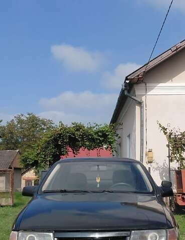 Черный Опель Вектра, объемом двигателя 2 л и пробегом 400 тыс. км за 1100 $, фото 1 на Automoto.ua