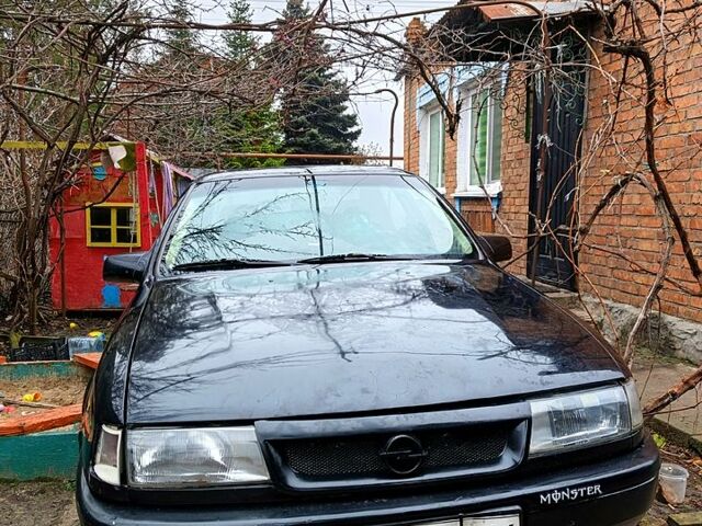 Чорний Опель Вектра, об'ємом двигуна 2 л та пробігом 0 тис. км за 1100 $, фото 1 на Automoto.ua