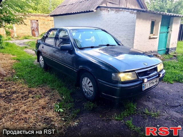 Черный Опель Вектра, объемом двигателя 1.6 л и пробегом 200 тыс. км за 900 $, фото 1 на Automoto.ua