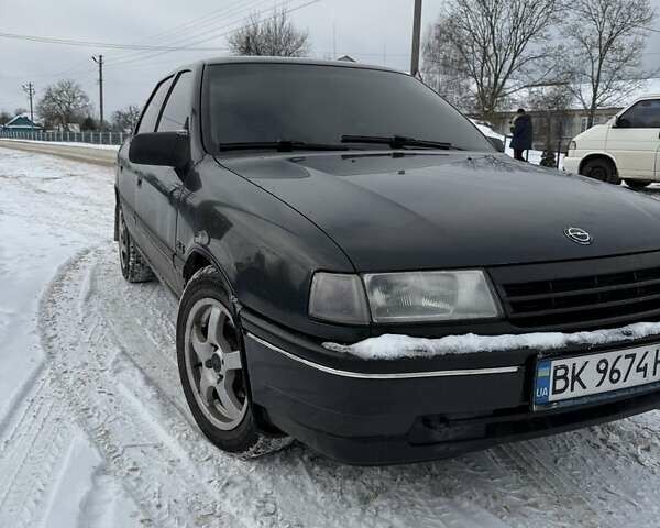 Черный Опель Вектра, объемом двигателя 2 л и пробегом 280 тыс. км за 1750 $, фото 1 на Automoto.ua