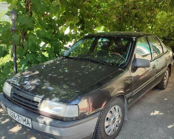 Черный Опель Вектра, объемом двигателя 1.6 л и пробегом 450 тыс. км за 1200 $, фото 1 на Automoto.ua