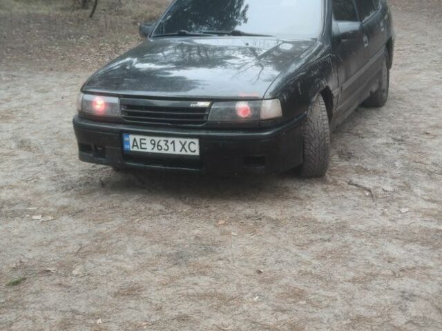 Черный Опель Вектра, объемом двигателя 2 л и пробегом 1000 тыс. км за 1650 $, фото 1 на Automoto.ua