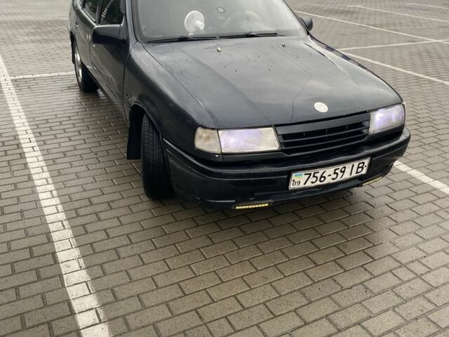 Черный Опель Вектра, объемом двигателя 1.6 л и пробегом 317 тыс. км за 1450 $, фото 1 на Automoto.ua