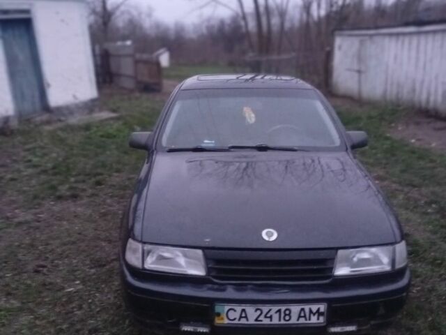 Черный Опель Вектра, объемом двигателя 1.6 л и пробегом 500 тыс. км за 1500 $, фото 1 на Automoto.ua
