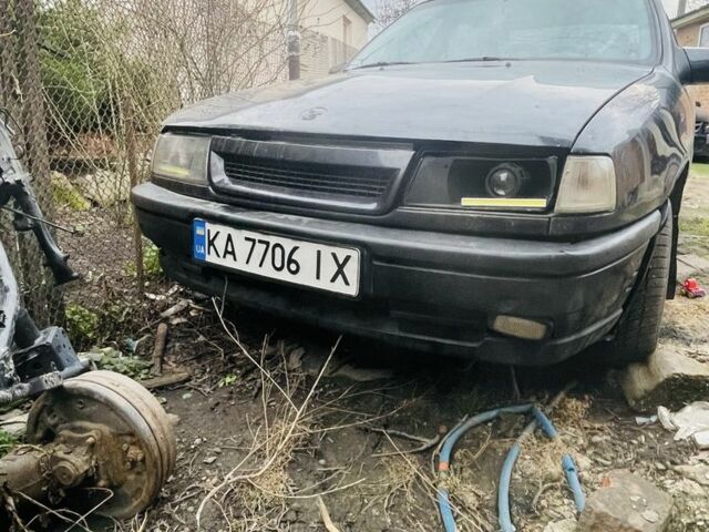 Черный Опель Вектра, объемом двигателя 0 л и пробегом 300 тыс. км за 400 $, фото 1 на Automoto.ua