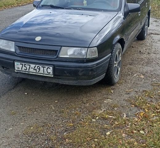 Черный Опель Вектра, объемом двигателя 2 л и пробегом 200 тыс. км за 850 $, фото 1 на Automoto.ua