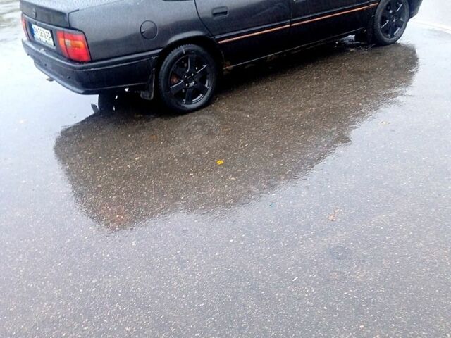 Черный Опель Вектра, объемом двигателя 2 л и пробегом 230 тыс. км за 600 $, фото 1 на Automoto.ua