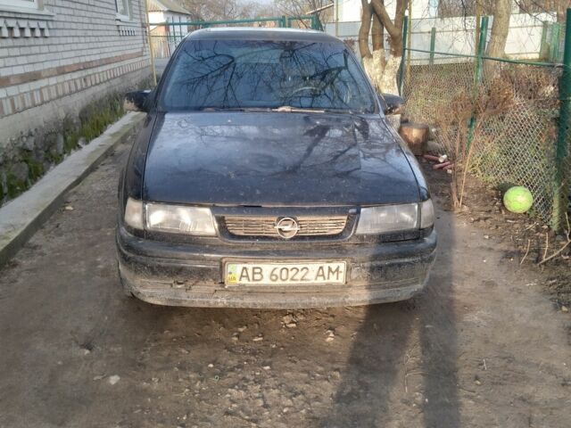 Черный Опель Вектра, объемом двигателя 2 л и пробегом 10 тыс. км за 900 $, фото 1 на Automoto.ua