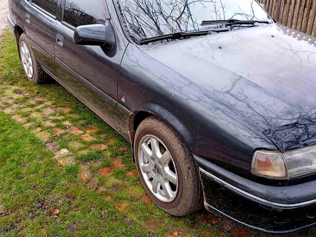 Черный Опель Вектра, объемом двигателя 1.6 л и пробегом 0 тыс. км за 1550 $, фото 1 на Automoto.ua