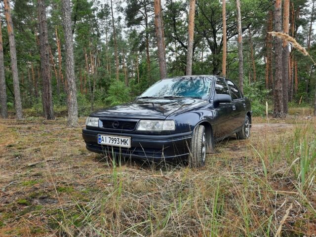 Черный Опель Вектра, объемом двигателя 2 л и пробегом 500 тыс. км за 1040 $, фото 1 на Automoto.ua