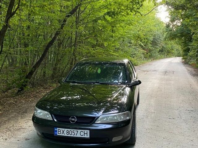 Черный Опель Вектра, объемом двигателя 1.8 л и пробегом 330 тыс. км за 2200 $, фото 1 на Automoto.ua