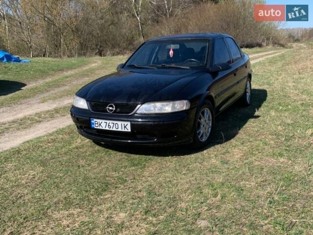 Черный Опель Вектра, объемом двигателя 1.6 л и пробегом 400 тыс. км за 1470 $, фото 1 на Automoto.ua