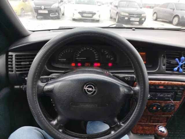 Черный Опель Вектра, объемом двигателя 1.8 л и пробегом 320 тыс. км за 2500 $, фото 1 на Automoto.ua