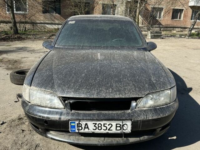 Черный Опель Вектра, объемом двигателя 1.6 л и пробегом 300 тыс. км за 1200 $, фото 1 на Automoto.ua