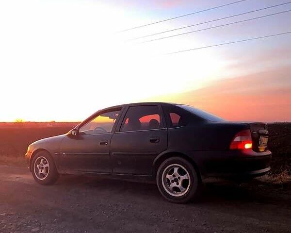 Чорний Опель Вектра, об'ємом двигуна 2 л та пробігом 410 тис. км за 1600 $, фото 1 на Automoto.ua