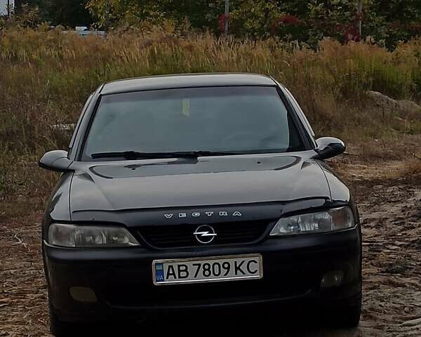 Черный Опель Вектра, объемом двигателя 1.8 л и пробегом 300 тыс. км за 2600 $, фото 1 на Automoto.ua