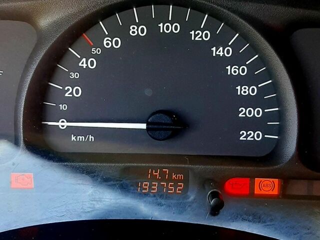 Черный Опель Вектра, объемом двигателя 1.6 л и пробегом 193 тыс. км за 2300 $, фото 1 на Automoto.ua