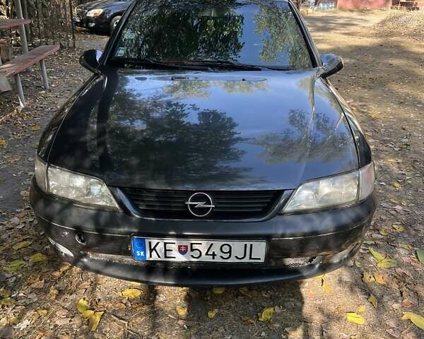 Черный Опель Вектра, объемом двигателя 2 л и пробегом 450 тыс. км за 1690 $, фото 1 на Automoto.ua