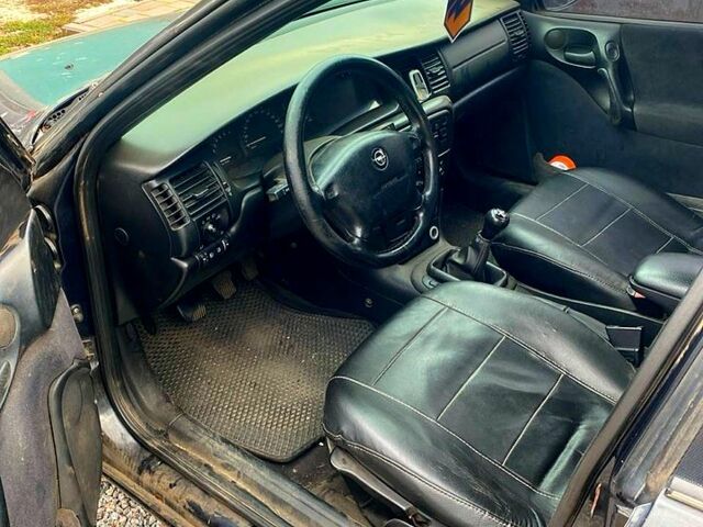 Чорний Опель Вектра, об'ємом двигуна 1.8 л та пробігом 110 тис. км за 1650 $, фото 1 на Automoto.ua