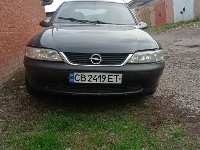 Черный Опель Вектра, объемом двигателя 1.8 л и пробегом 300 тыс. км за 2800 $, фото 1 на Automoto.ua
