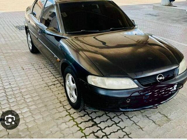 Чорний Опель Вектра, об'ємом двигуна 2 л та пробігом 1 тис. км за 180 $, фото 1 на Automoto.ua