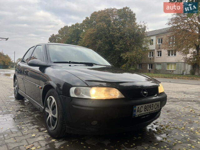 Черный Опель Вектра, объемом двигателя 1.6 л и пробегом 303 тыс. км за 2300 $, фото 1 на Automoto.ua