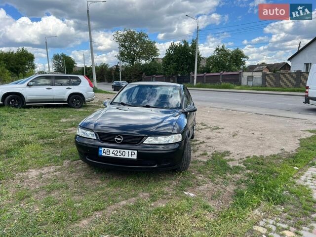 Чорний Опель Вектра, об'ємом двигуна 1.6 л та пробігом 344 тис. км за 2000 $, фото 1 на Automoto.ua